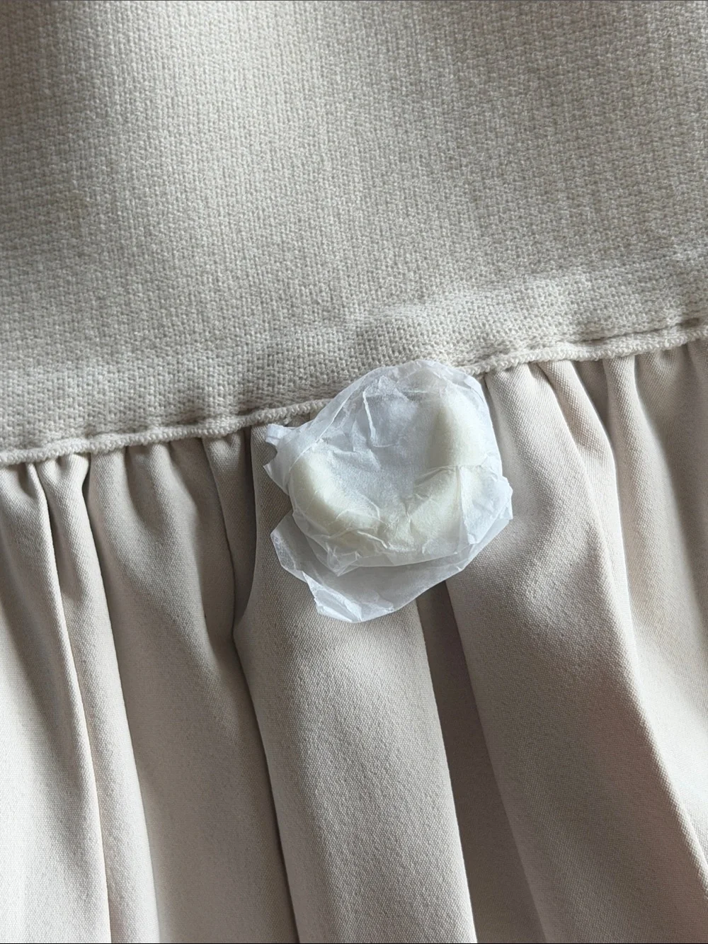 NWT Nike Women's Pleated Circle shorts  in Light Beige size medium
